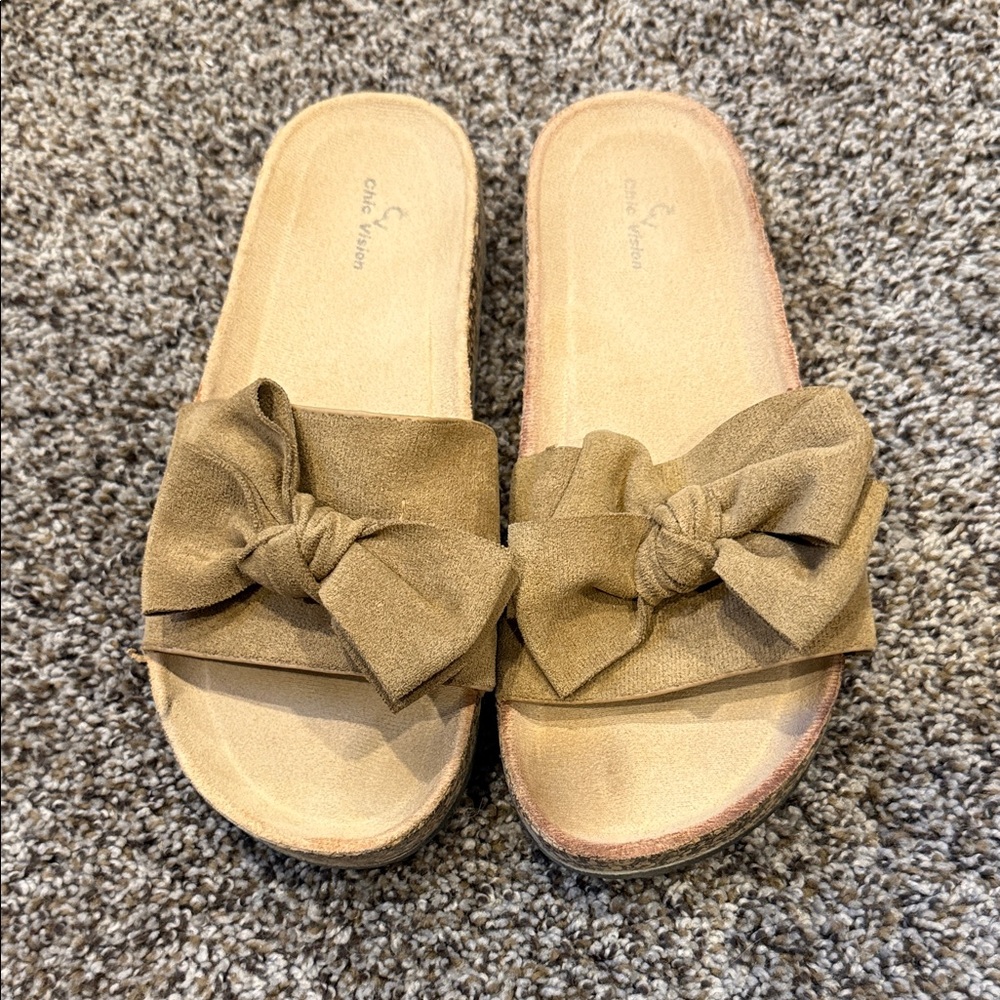 Women's Tan Bow Slide Sandals